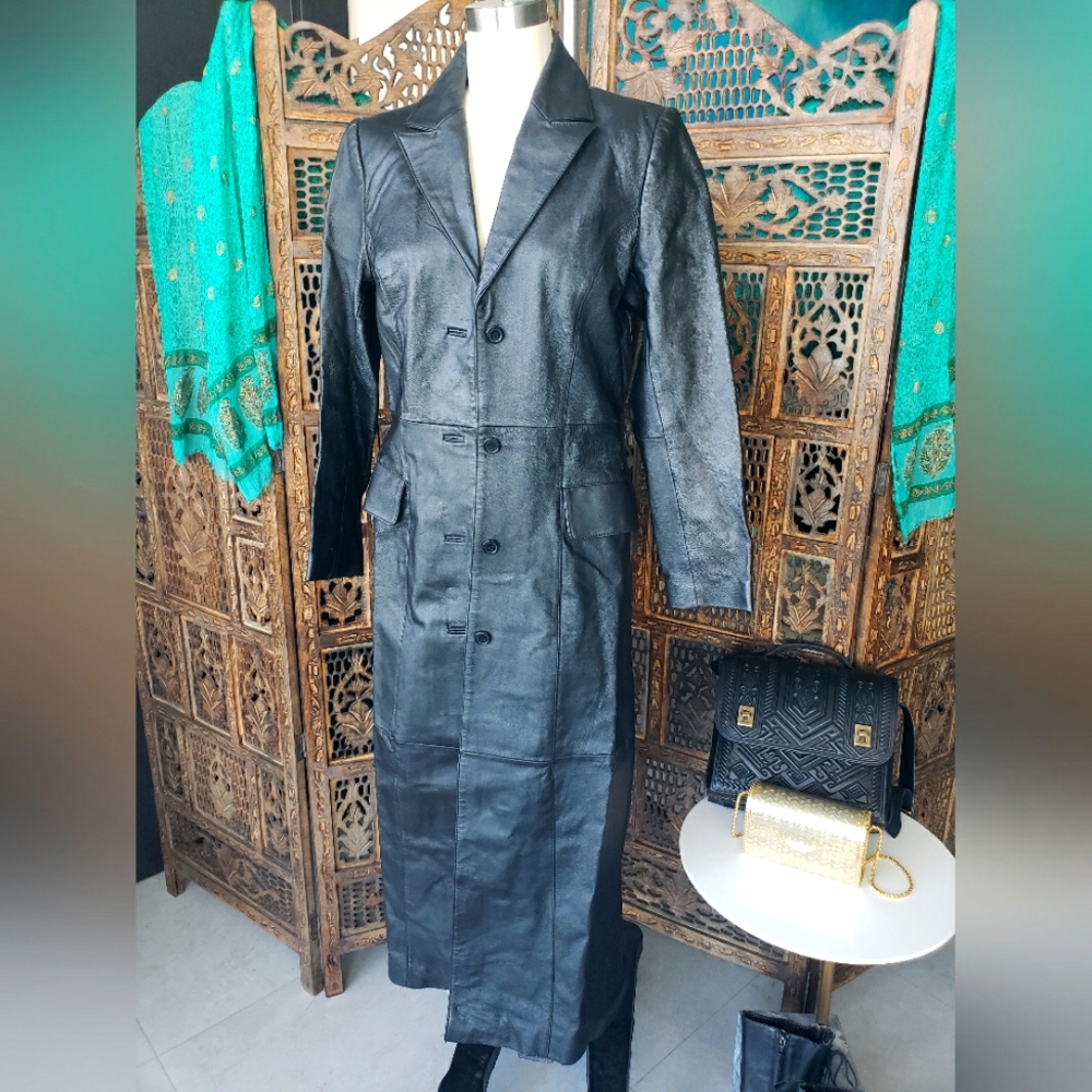 Boutique Europa Black Leather Trenchcoat